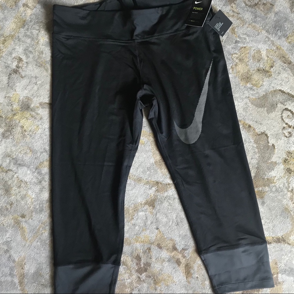 Nike power essential crops in 1x - Picture 3 of 8
